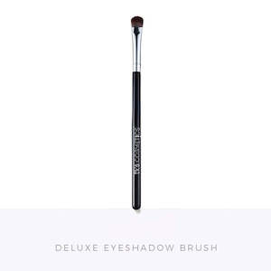 TK's Cosmetics: TK's Deluxe Eyeshadow Brush
