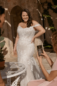 Venus by Modeca Curve size 28 To Cherish Bridal Boutique