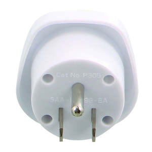 Lewis N Clark: TRAVEL ADAPTOR - AMERICA GROUNDED