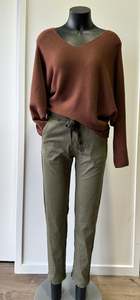 Suzy D: Suzy D Leena Batwing Soft Knit Sweater - Tobacco