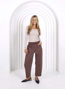 Leo Barrel Leg Jeans - Chocolate