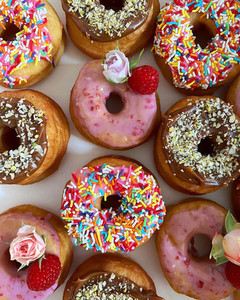 Products: GLAZED DOUGHNUTS Tomboy