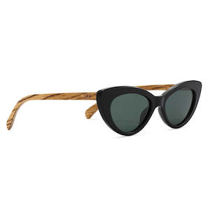 Sunglasses: SOEK. | SAVANNAH MIDNIGHT l Khaki Gradient Lens l Walnut Arms