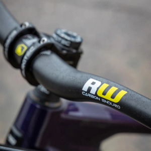 Cockpit: Burgtec Ride Wide Carbon Enduro Handlebars
