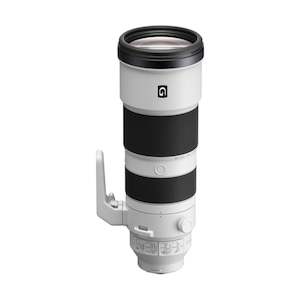Sony: Sony FE 200-600mm f 5.6-6.3 G OSS (Full Frame E -mount)
