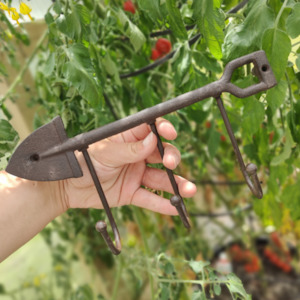 Under 40: Spade 3 Hooks