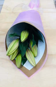 Bouquets: Lily Roll Wrap