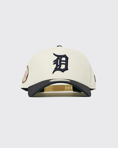 Headwear: New Era 940 AFrame Detroit Tigers Snapback - Vintage White/Black