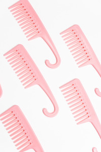 Wide Tooth Comb Trap Hair