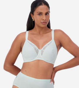 LACY MINIMISER BRA