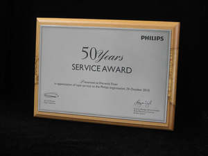 Products: NZ Rimu plaque with plate