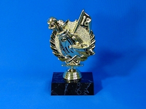 Trophies – Trophy Specialists & Engraving: Golf Wreath Trophy