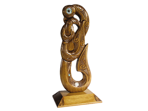 Products: Hei Matau Nui Atu on Base (550mm)