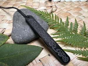 jewellery: Kowhaiwhai Straight Pendant