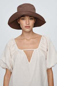 Accessories: Nonna Hat-Chocolate or Blanc