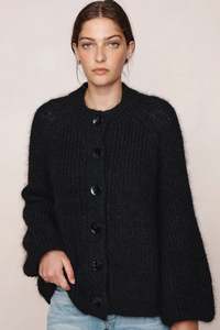 Frontpage: Jasper Cardigan-Black