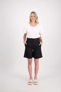 Shorts: BRIARWOOD PEA SHORT-BLACK