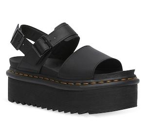 Dr Martens: DR MARTENS VOSS QUAD BLACK SANDAL