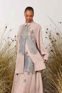 MAUD DAINTY CATS MEOW SHIRT-BIG ROSES