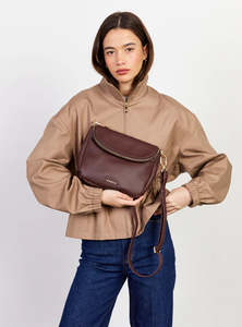 Saben: SABEN FIFI CROSSBODY BAG-ESPRESSO