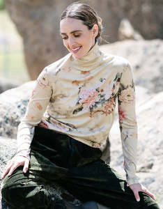 MAUD DAINTY HUMPTY TOP-ORIENTAL GARDEN
