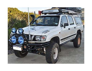 BULL BARS - XROX Bars: XROX Bull Bar to suit Toyota Hilux 4WD 2001-2005