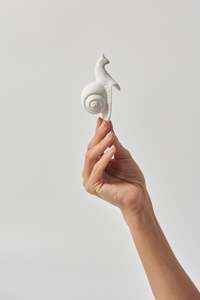 Jones Co: Hanging Snail - White