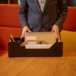 Frontpage: Gustav Dot XL Black - Oak Aluminium Desk Organizer Limited Edition