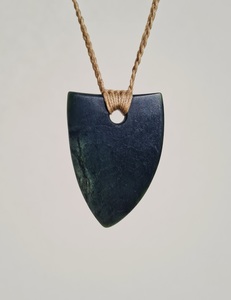 Rei Niho – Tuhuru Taonga