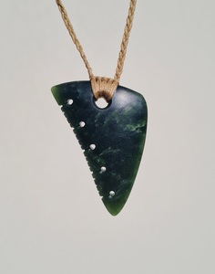 Rei Niho – Tuhuru Taonga