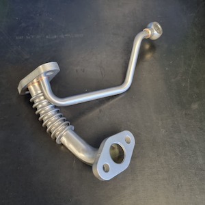 JRONE REPLACEMENT OIL FEED LINE TO SUIT TOYOTA/HILUX/HIACE/PRADO CT12B 1KZ-TE