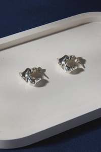 Stories to be Told - Wavy SS Plated Huggie Earrings