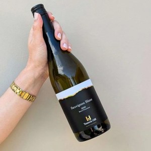 Products: Premium barrel fermented Sauvignon Blanc 2020 - Tussock Hill Vineyard