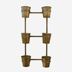 Newin: Hanging Wall Planter
