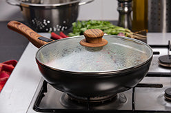 Saute Pan: Saute pan with Removable Handle