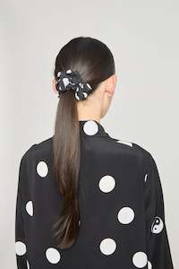Made In Te Whanganui A Tara: Mini scrunchie - Black