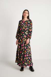 Penne For Your Thoughts Aw23: Solo dress