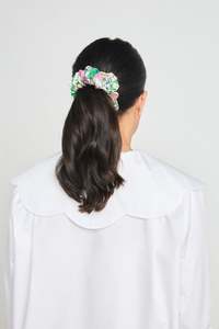 Silk: Mini scrunchie - Cream floral