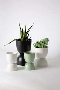 Black: Dome Planter – Large Black