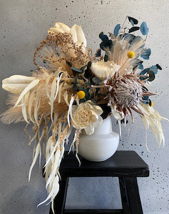 Dried Flowers: Summer – dried flower arrangement