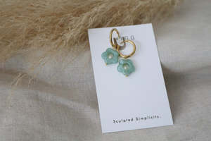 Thyme petal pearl earrings