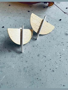 CHEMISTRY Earrings Stud Bar