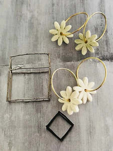 Hoop Earrings: Freya Daisy Earrings small