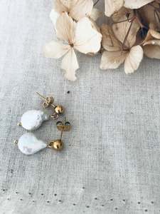 Josephine pearl stud droplets