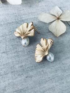 Luxe Earrings: Floral Pearl Studs