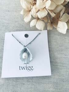 Porcelain Necklaces: Zahara Porcelain Pearl Necklace