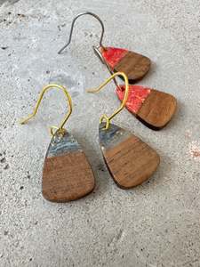 Triangolo resin wood earrings
