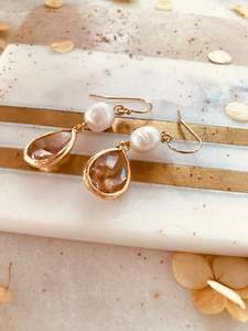 Pearl Earrings 1: Emily pearl earrings