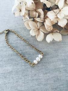 Best Sellers: Linear Pearl Bracelet