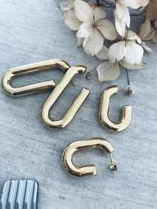 Capsule Edit: Oro Curve Studs